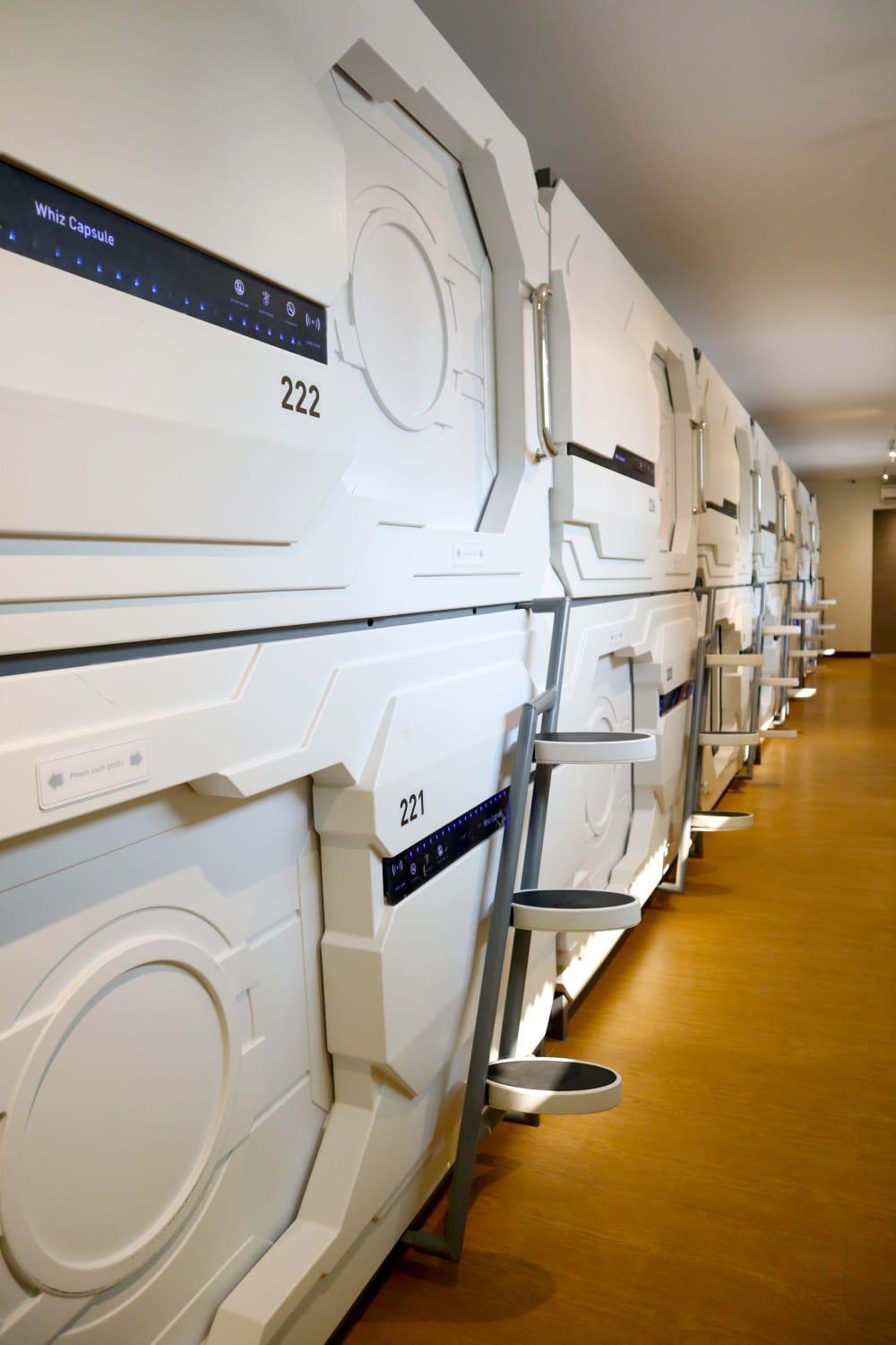 Whiz Capsule Hotel Thamrin 자카르타 외부 사진
