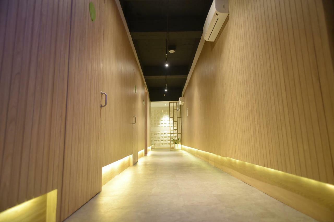 Whiz Capsule Hotel Thamrin 자카르타 외부 사진
